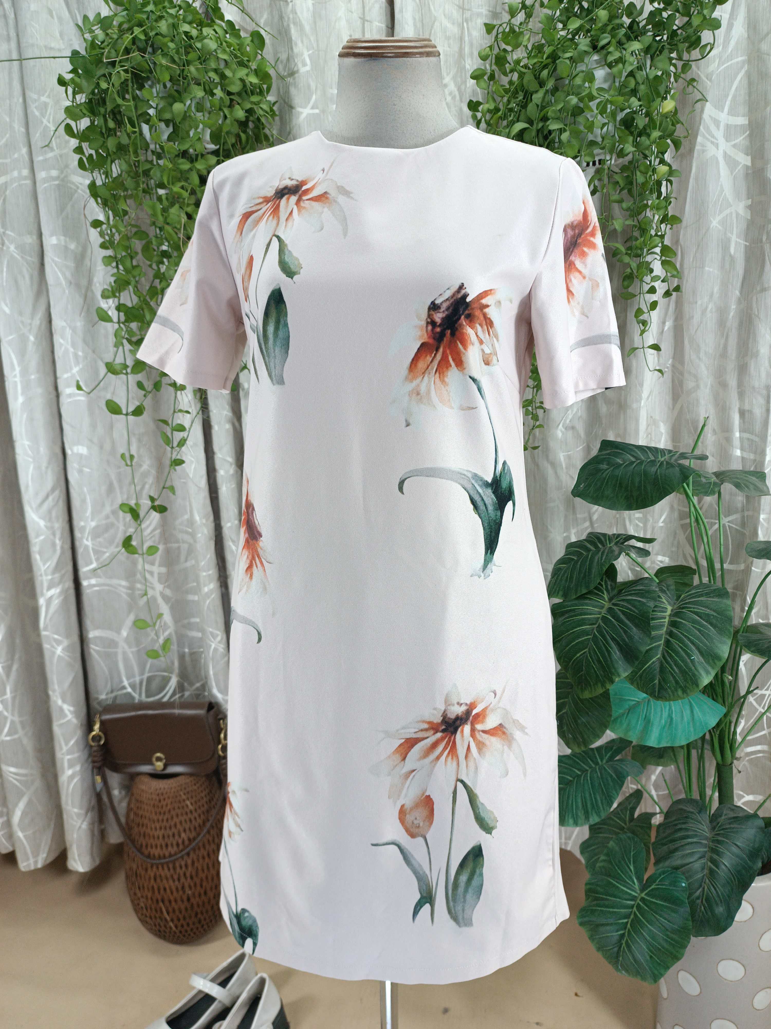 Đầm Soa Rê REshare - WAREHOUSE - Đầm hoa suông cổ tròn